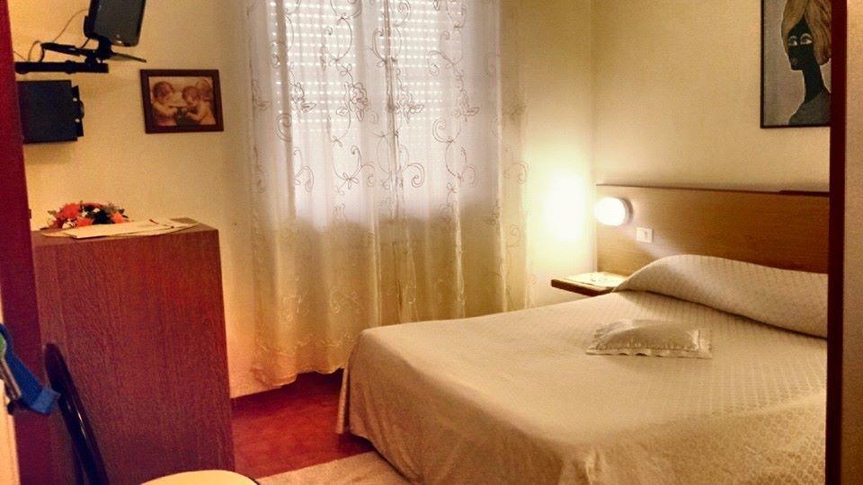 Hotel Eden Osio Sotto Zewnętrze zdjęcie