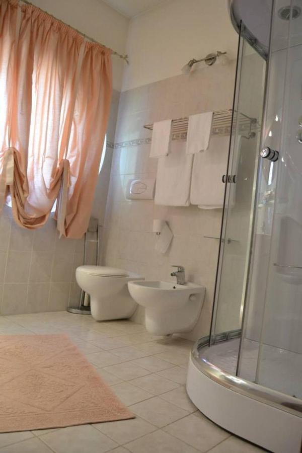 Hotel Eden Osio Sotto Zewnętrze zdjęcie