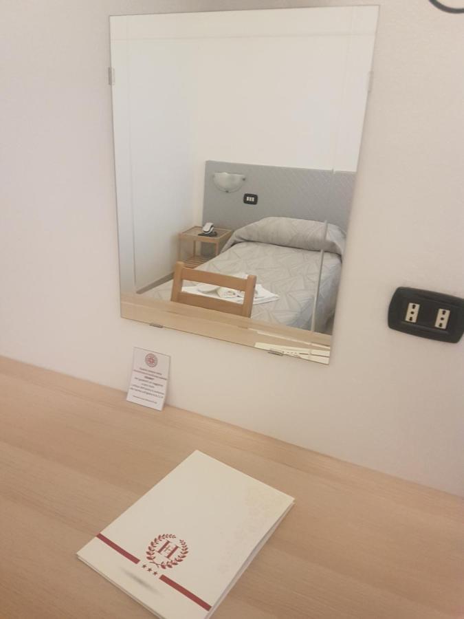 Hotel Eden Osio Sotto Zewnętrze zdjęcie